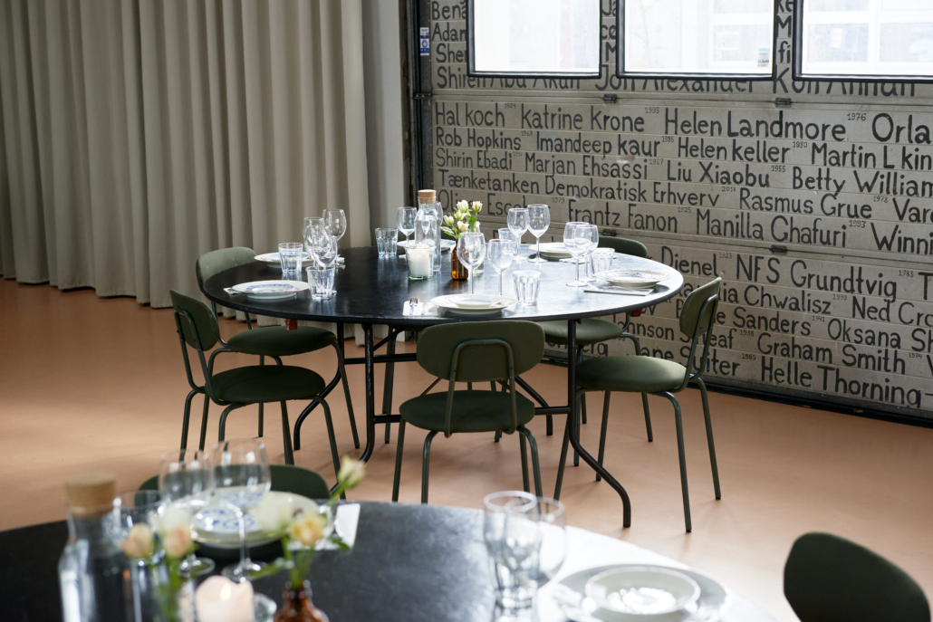 02_festopstilling_rundt_bord6136